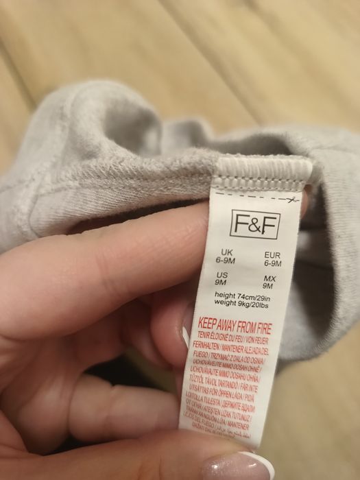 Dziecięce niemowlęce szare materiałowe spodnie legginsy na gumkę