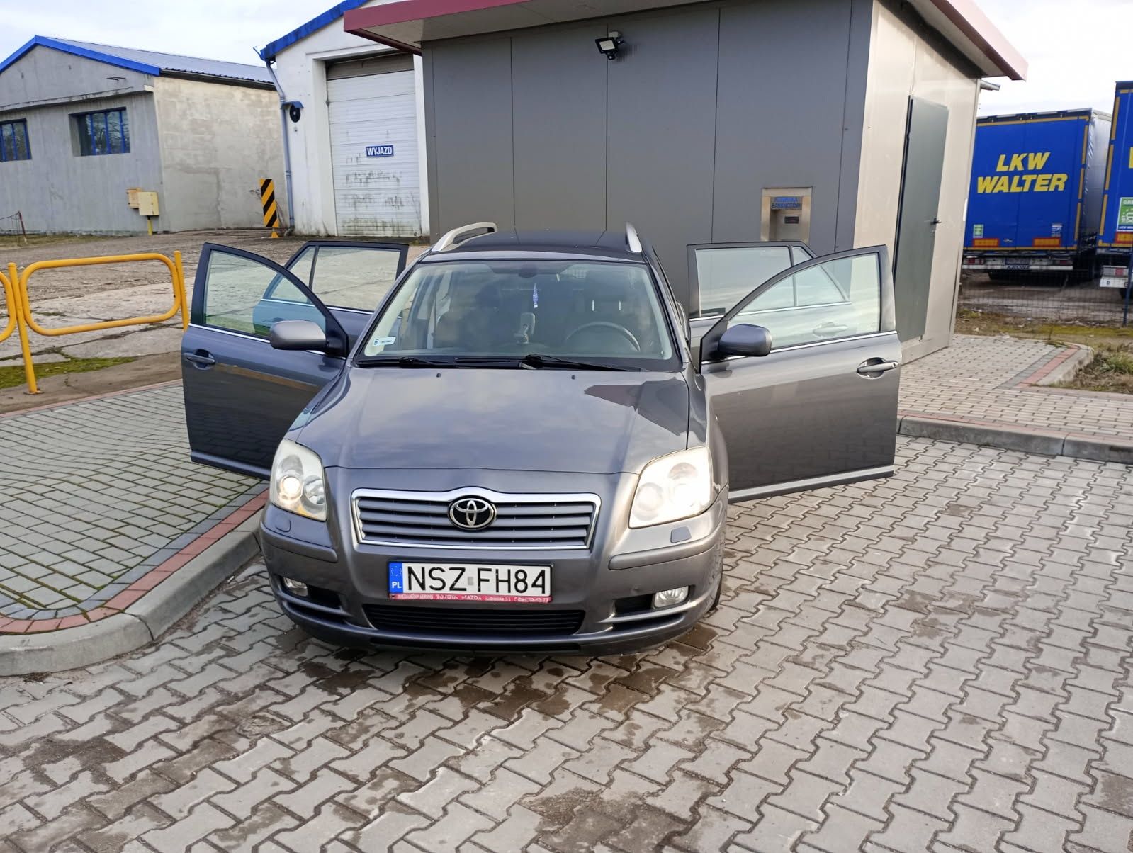 Sprzedam samochód  osobowy Toyota
