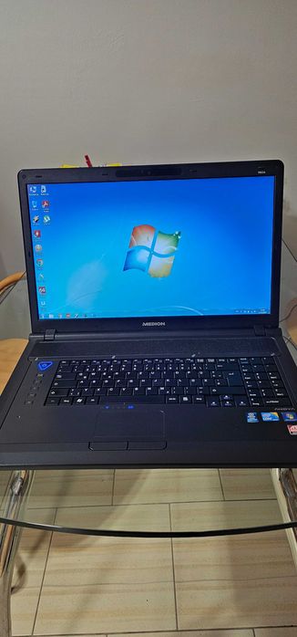 Medion Akoya P8614 18.4"/i3/6gb/1Tb/ATI HD 4650 1Gb/Win 7 Pro