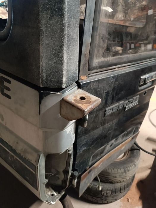 Suporte para antena rádio - Toyota Land Cruiser BJ73