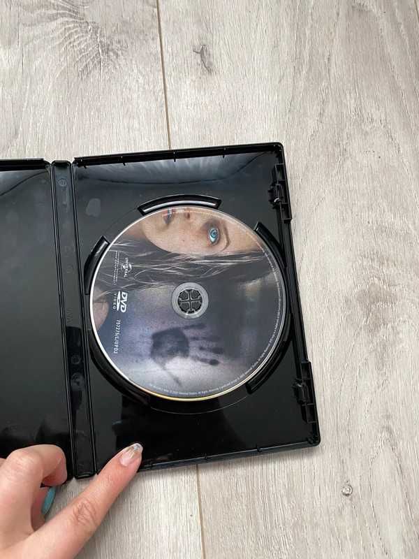 DVD Niewidzialny człowiek Elisabeth Moss