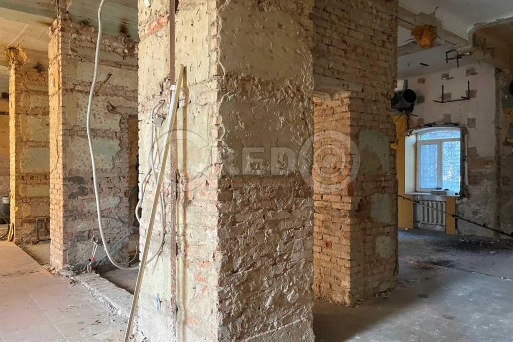 Продаж магазину, пр. Металургів.