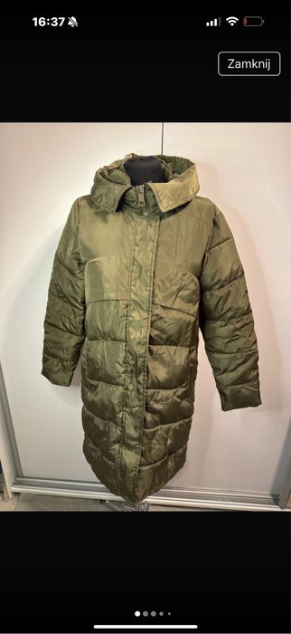Ciemnozielona kurtka pikowana z kapturem Reserved xs