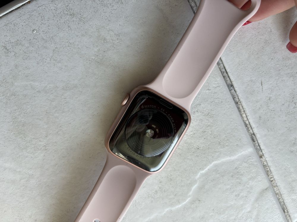 Apple Watch SE 44m