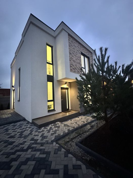 Продаж будинку в місті