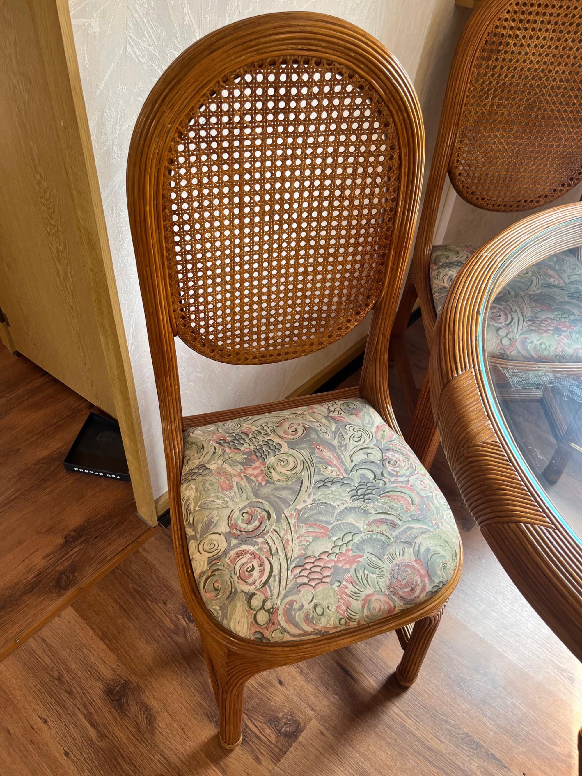 Conjunto mesa + cadeiras