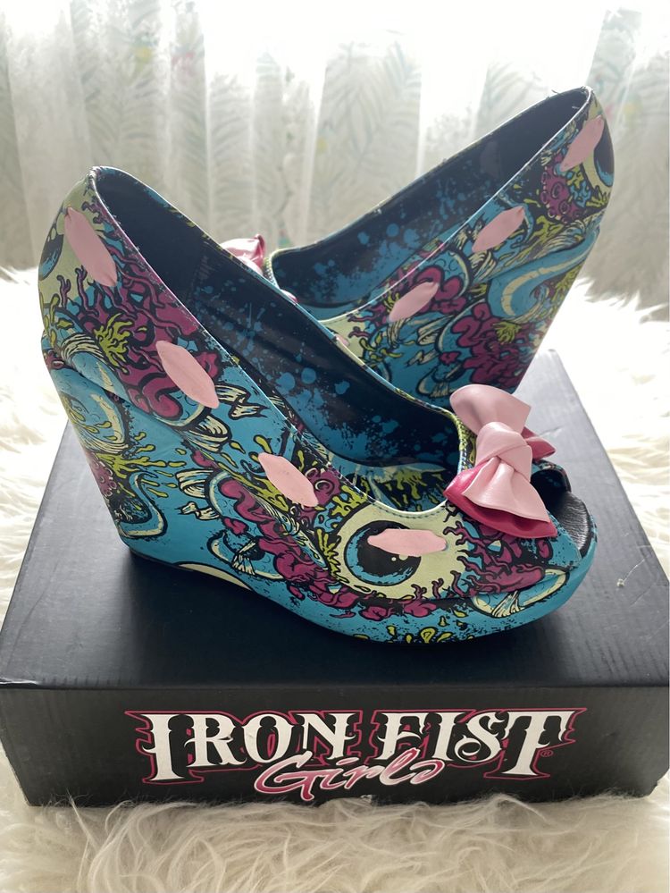 Sapatos IRON FIST (coleção esgotada) 36/37