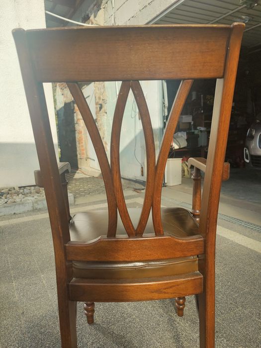 Krzesło obite skorą