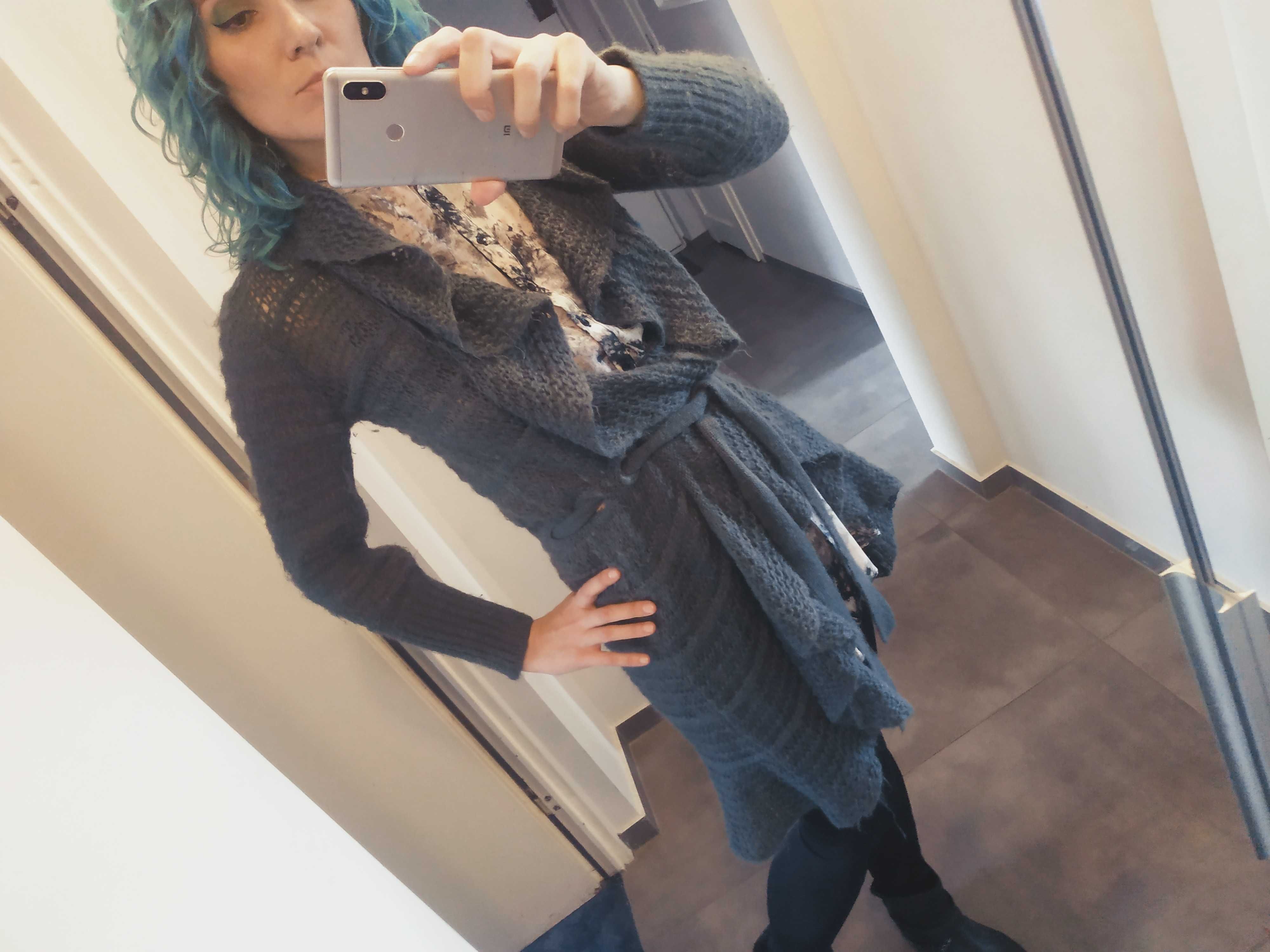 Moherowy wiązany sweter Derhy w rozmiarze S waterfall grafit
