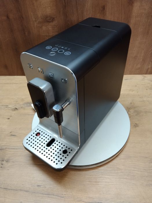 Ekspres Smeg BCC02BLMEU