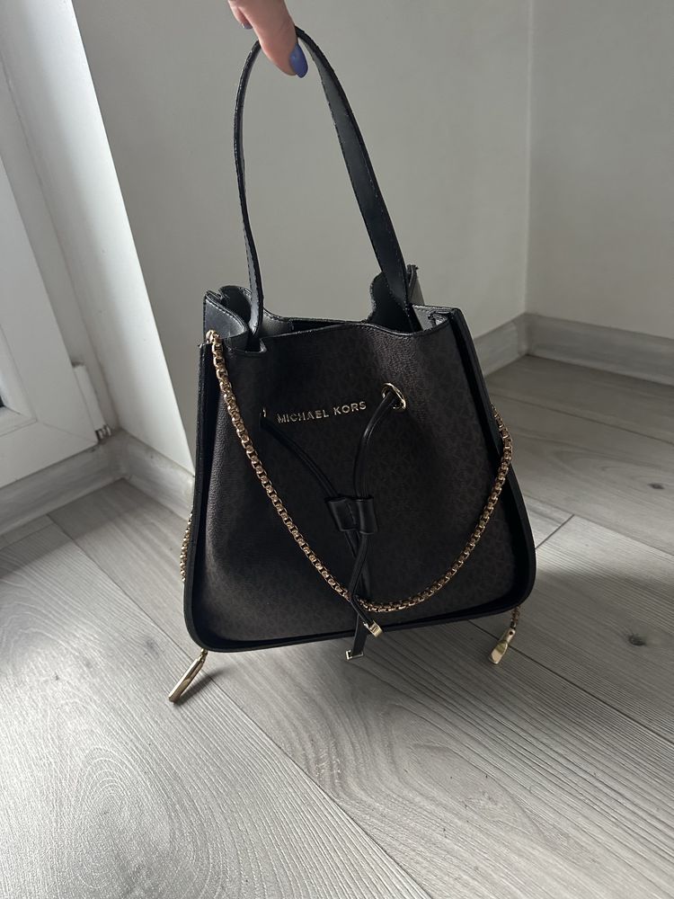 Michael Kors torebka do reki kuferek piekna