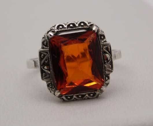 Art deco srebrny pierścionek granat i markazyty R.16