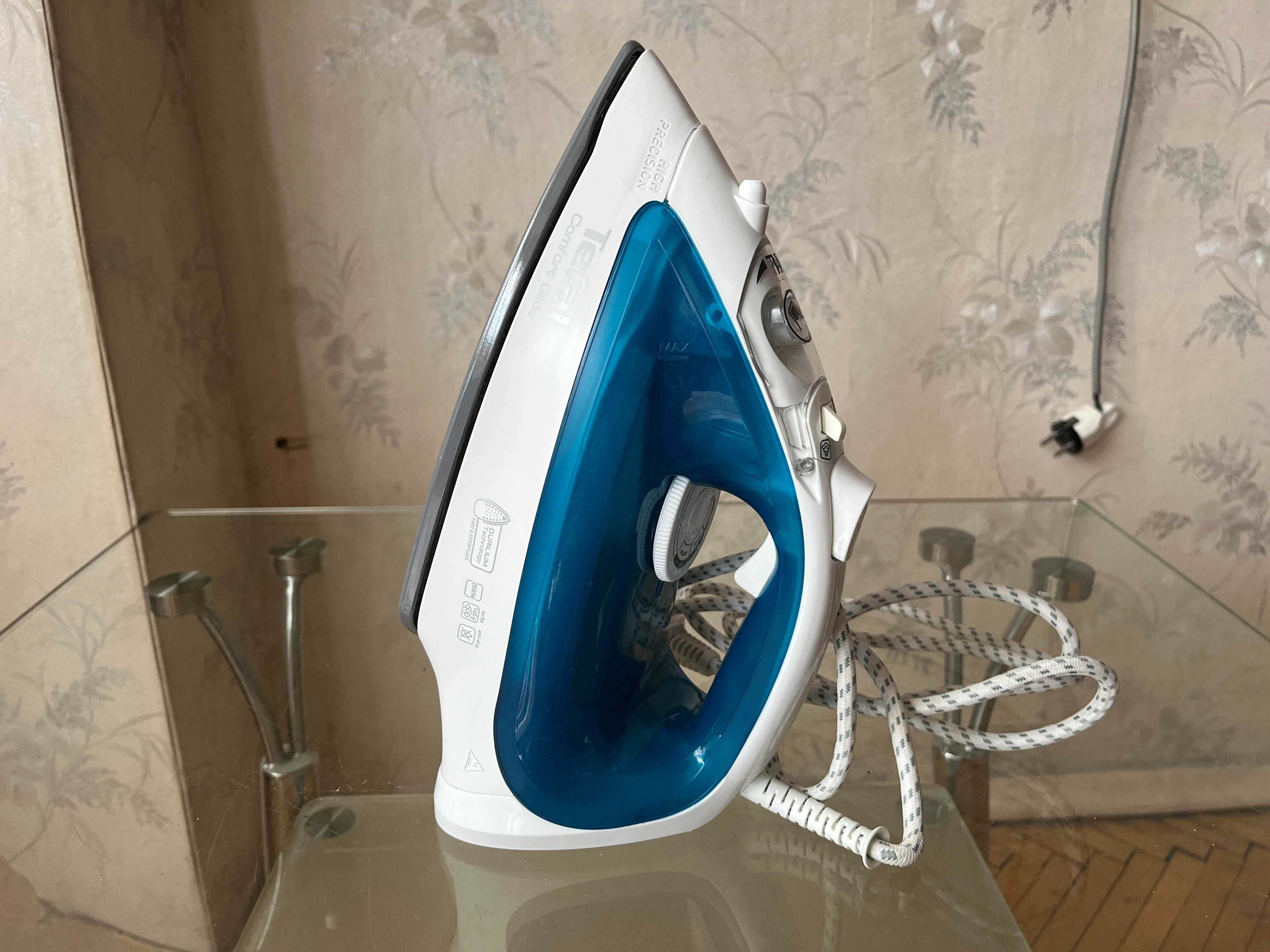 Утюг Tefal Comfort Glide FV 2682