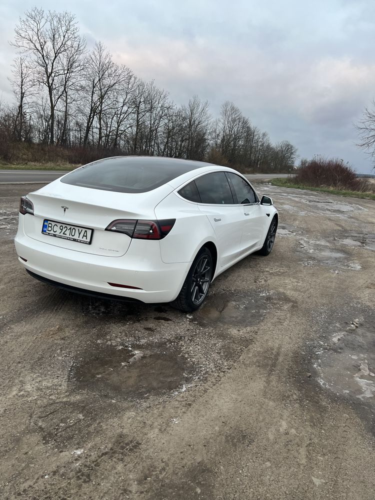 Tesla model 3 long range