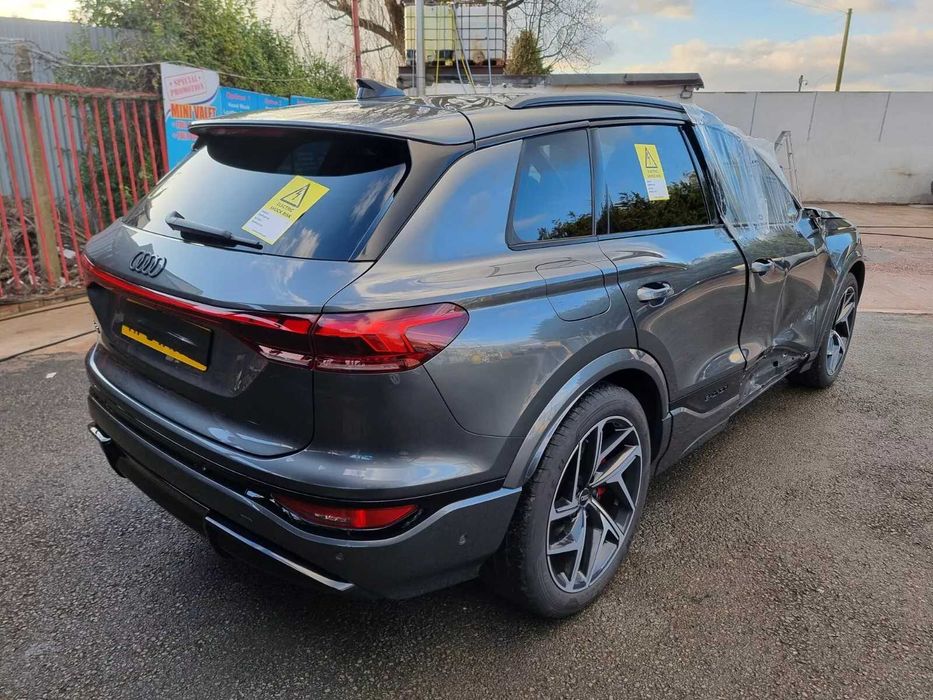 Капот та інше Audi Q6 e-tron розборка