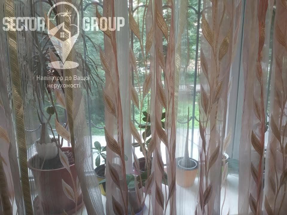 Соцмістечко, однокімнатна + велика кухня-студіо
