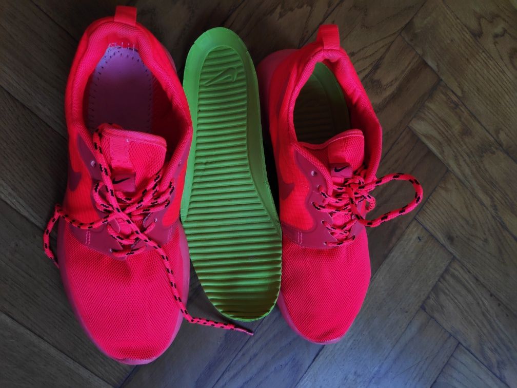 Sneakersy Nike Roshe Run Hyperfuse Laser Crimson