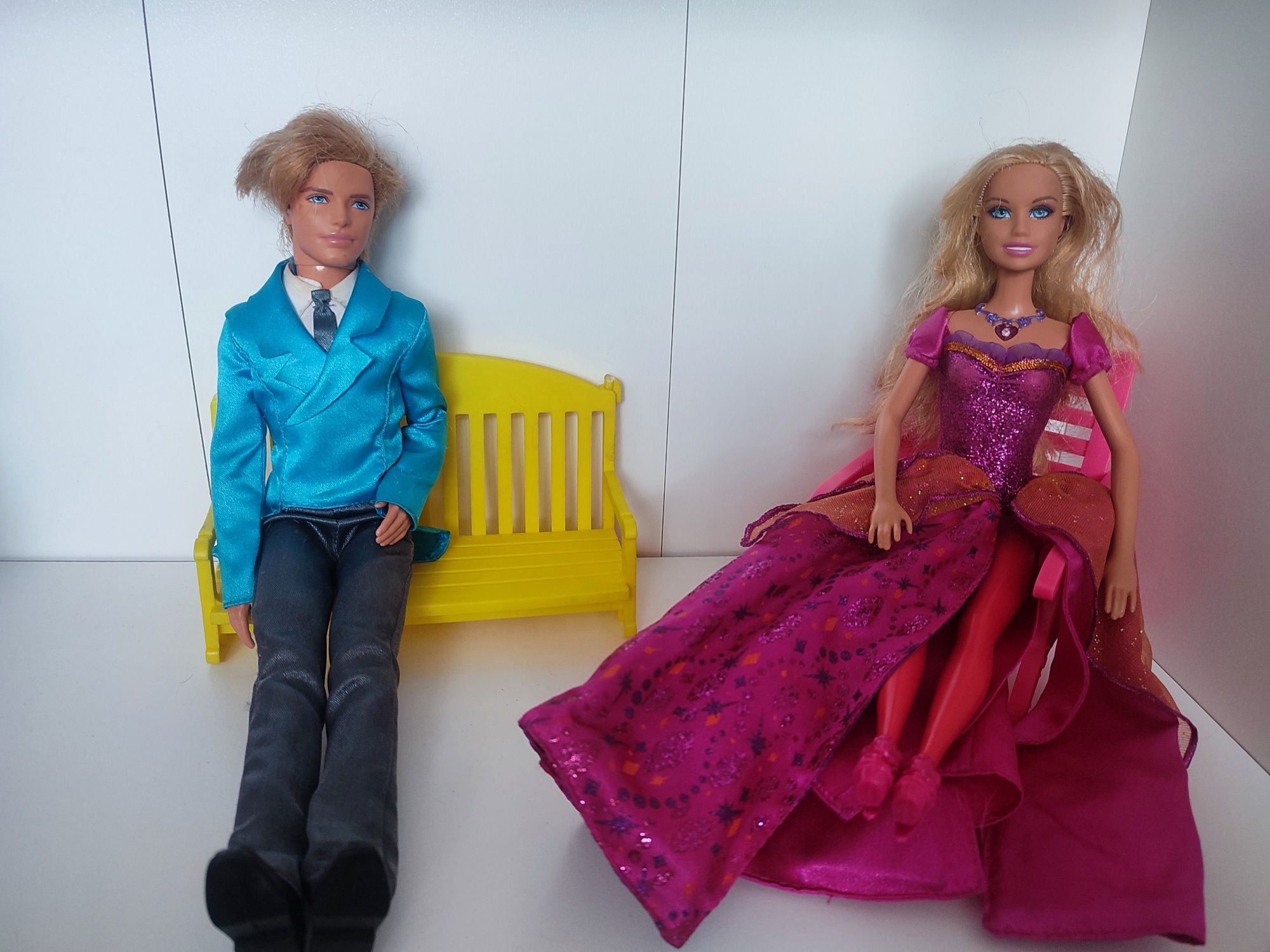 Piękny książę Liam z bajki Barbie księżniczka i piosenkarka