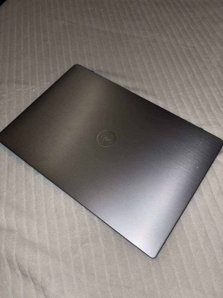 Laptop dell latitude 7300