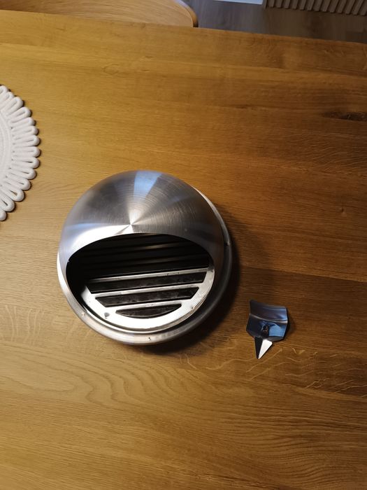 Czerpnia rekuperatora fi 200 z okapnikiem.