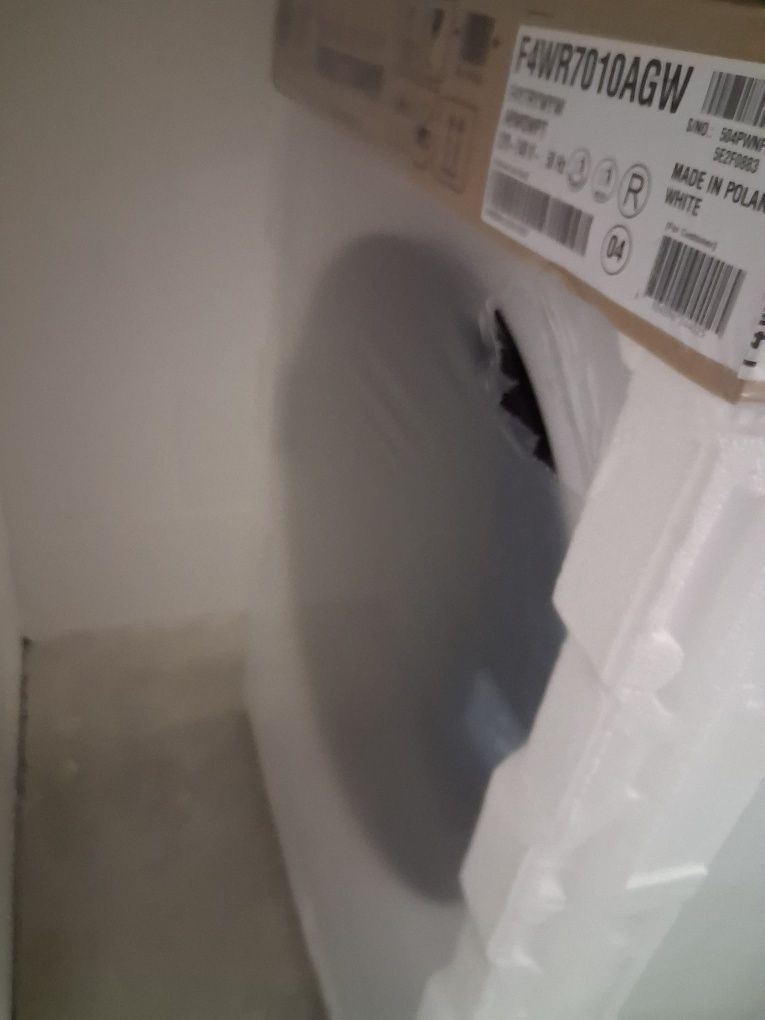 Máquina de lavar roupa LG F4WR7010AGW - AI DD Nova-embalada