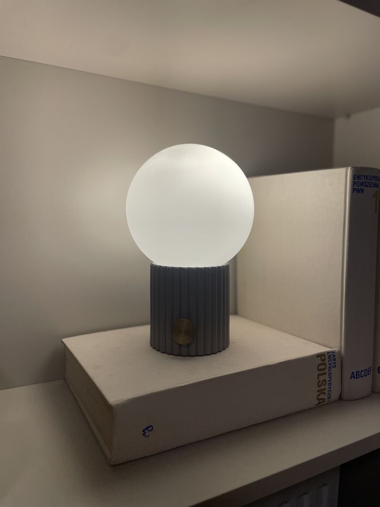 Globen Lighting Hubble Ø15 cm szara lampka stołowa