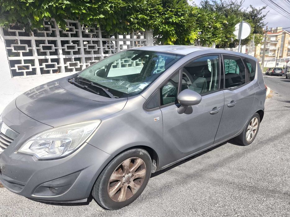 Opel Meriva - Oportunidade Motor Danificado