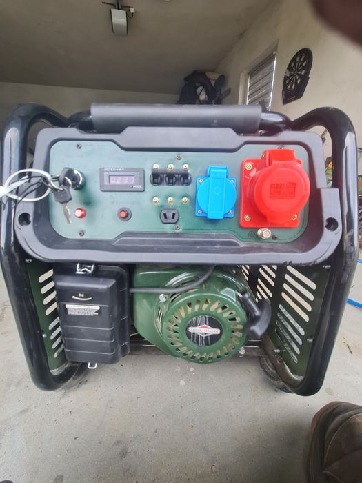 Agregat prądotwórczy  (230v/3.8 kw,400v/7.2kw  briggs&strattion)