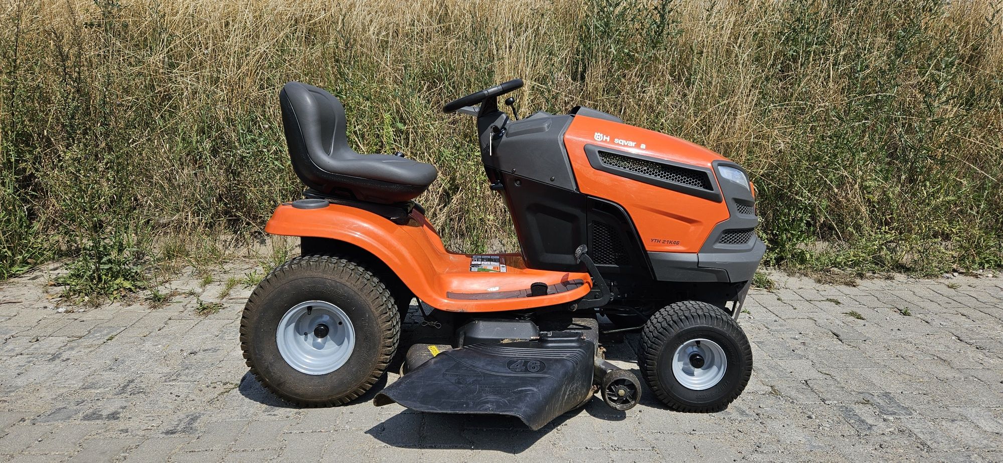 Traktorek koszący Husqvarna yth21k46 wyrzut boczny i kosz