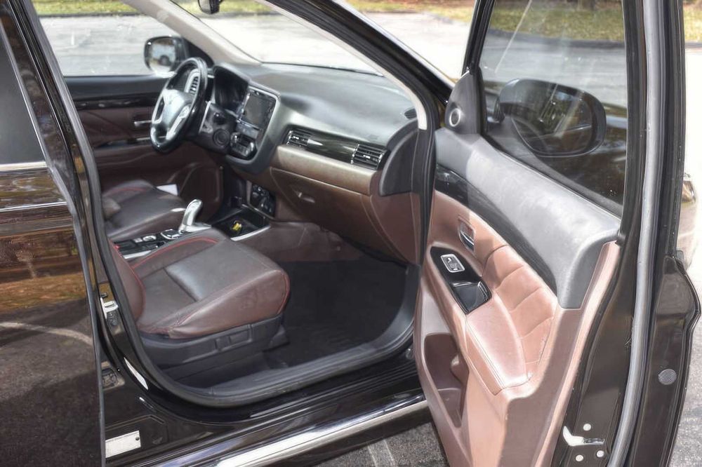 Mitsubishi Outlander PHEV GT      2018