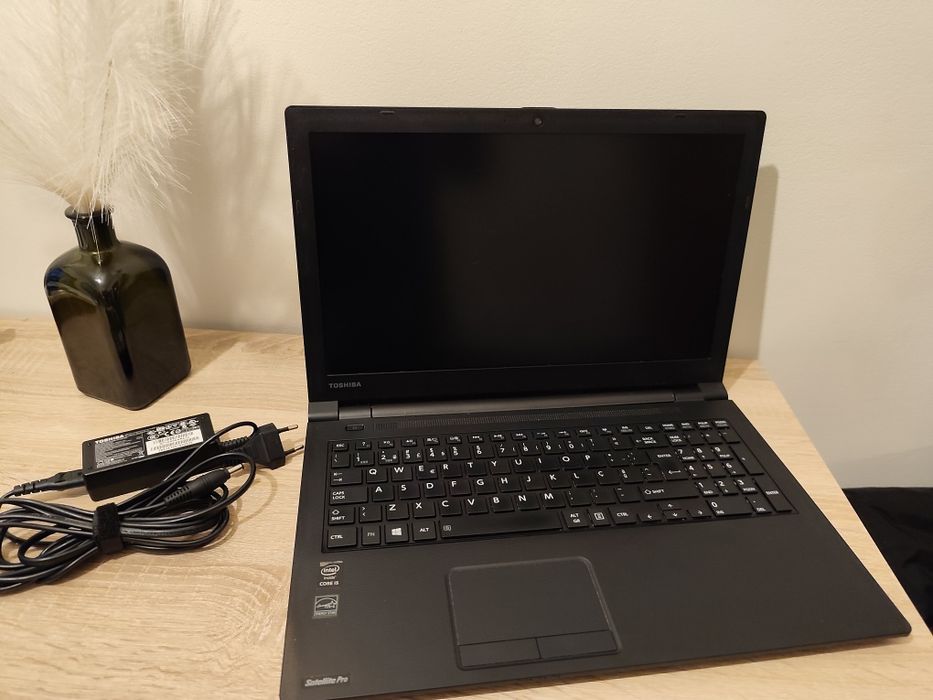 Portátil Toshiba satélite  Pro R50-B-119