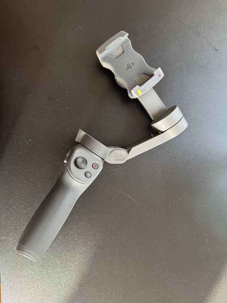 DJI osmo mobile 3