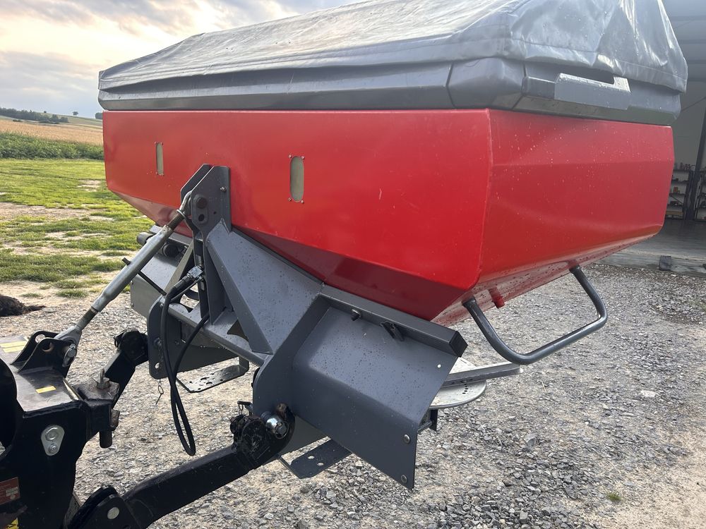 Rozsiewacz nawozów UNIA MX 1200