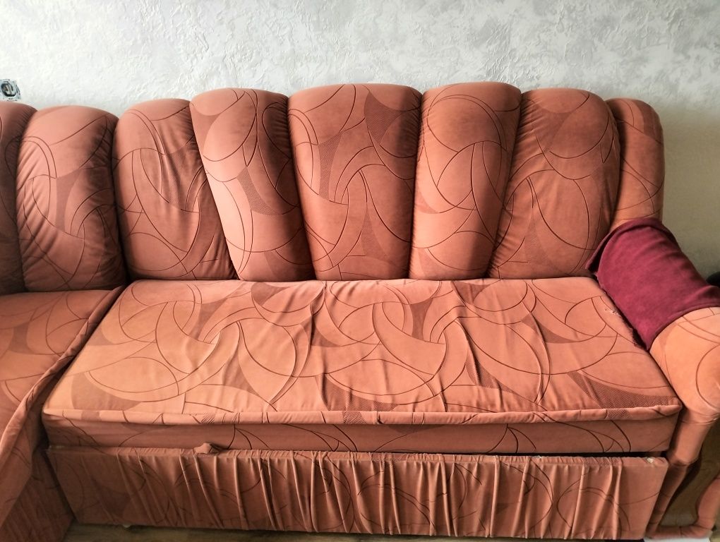 Кутовий диван, ліжко