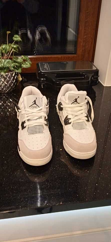 Buty sportowe Jordan 4