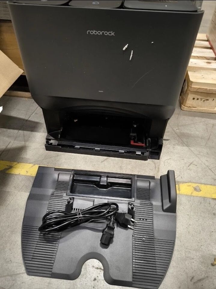 Продаю робот-пилосос Roborock S8 MaxV Ultra

Станція 5в1

Камера+LiDA