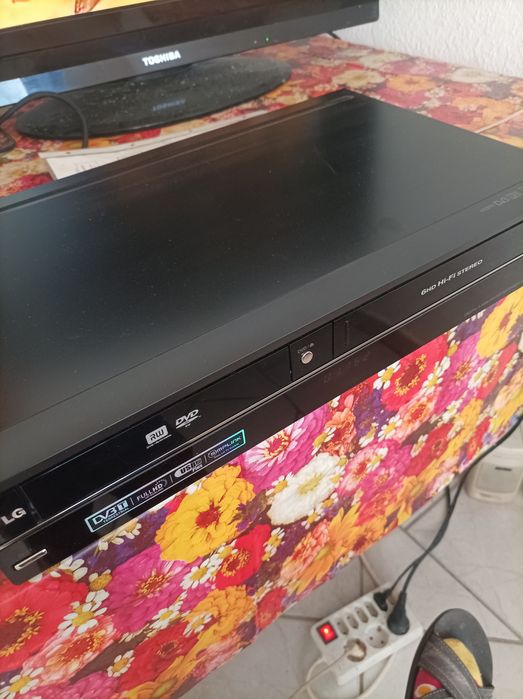 VHS, nagrywarka, wszystko LG-RCT 699H