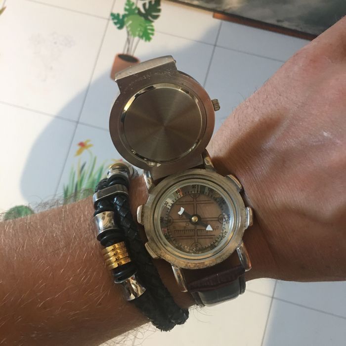 Zegarek survivalowy retro  z kompasem