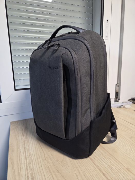 Mochila TARGUS CYPRESS EcoSmart 15.6''