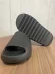 NoweAdidasYeezy SlideBlack 45