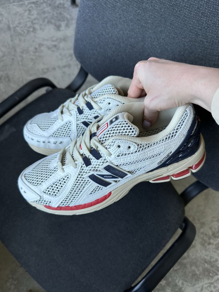 Продам Нью Беленс New Balance 1906R 41,42 розмір