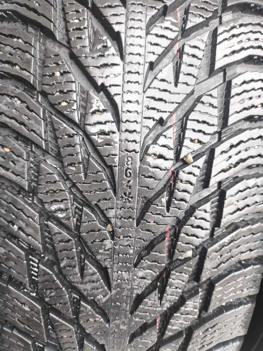 Шини Nokian Hakkapeliitta R3 SUV 245 70 16