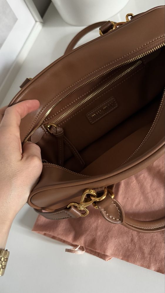 Miu Miu Medium skora naturalna brąz