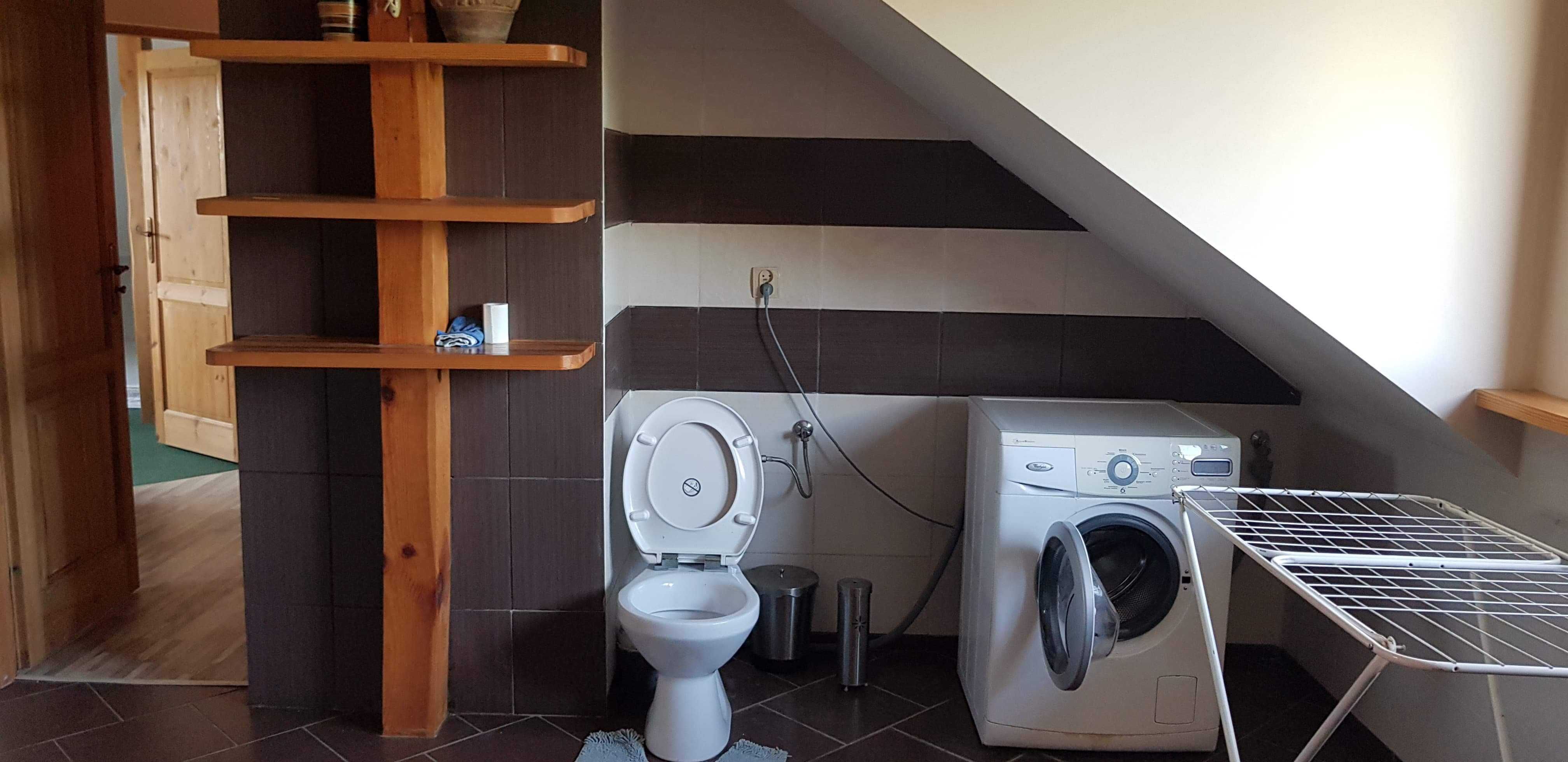 Duuży pokój w domu z ogrodem,parking,światłowód w cenie, to nie hostel