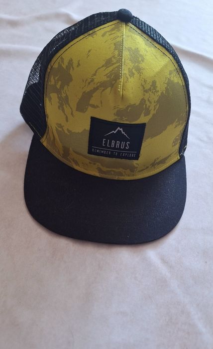 Czapka z daszkiem czarno żółta z siatka