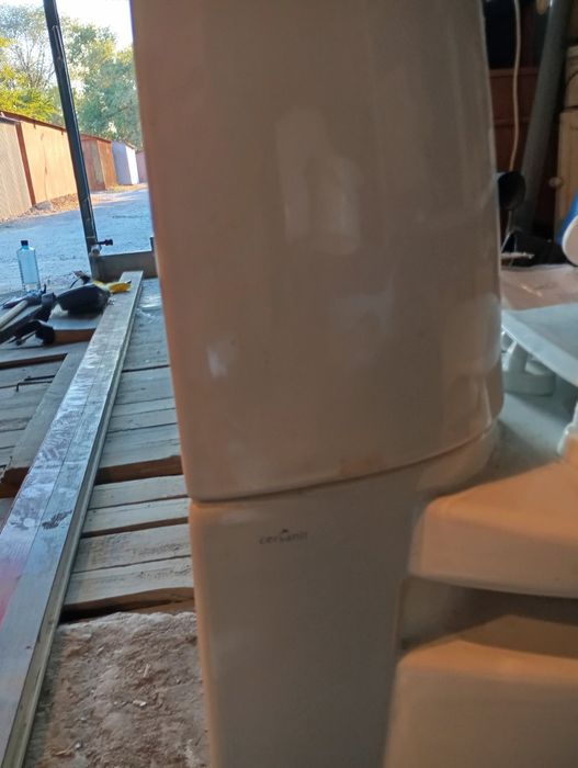 Унітаз cersanit у відмінному стані