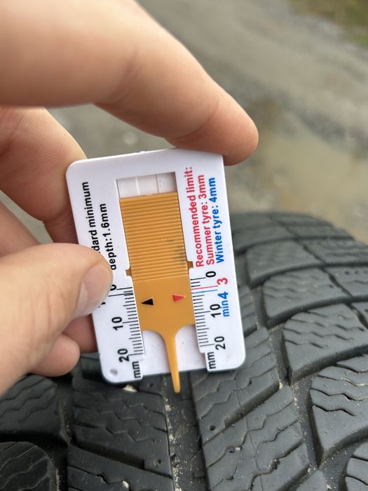 Michelin X-Ice 225/60/17 Комплект в гарному стані.