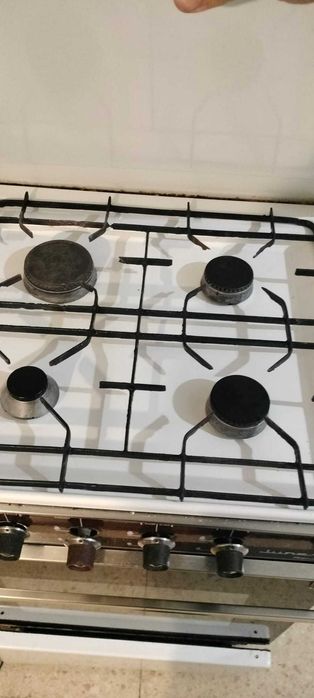 Fogão a gás Junex com 4 bocas e forno