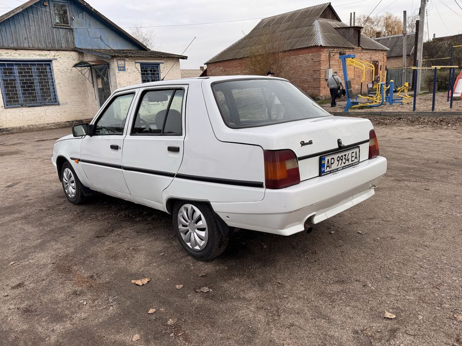 Продам Авто Славута Люкс