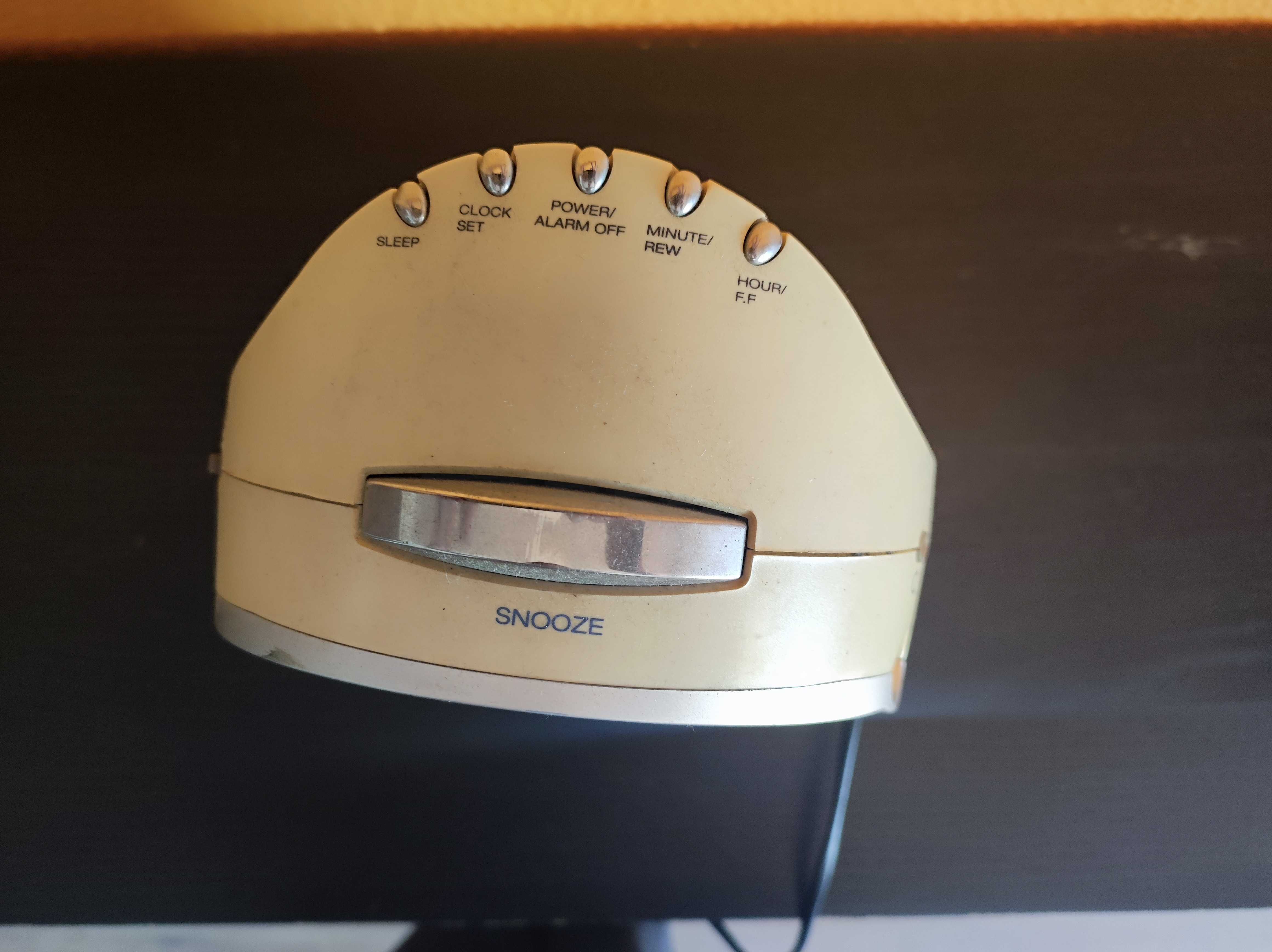 Rádio e leitor de CDs retro